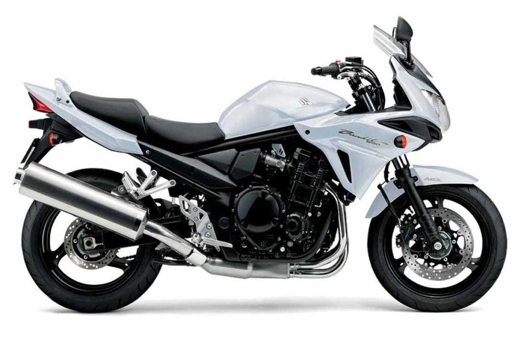 Suzuki bandit красноголовый сероголовый отличия